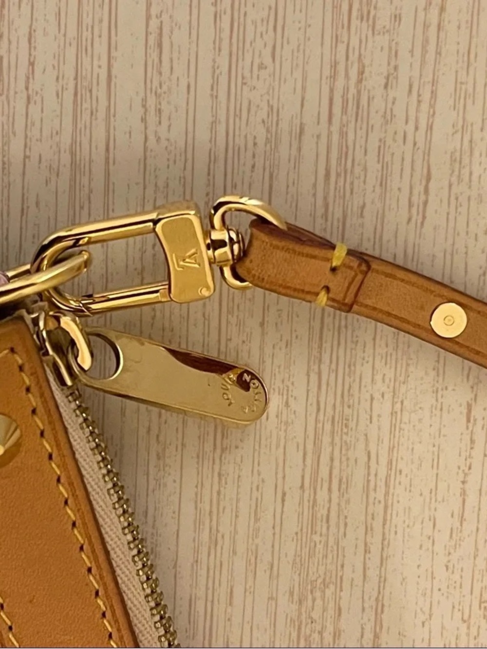 Takashi Murakami Louis Vuitton Cherry Blossom Pochette - Picture 7 of 7